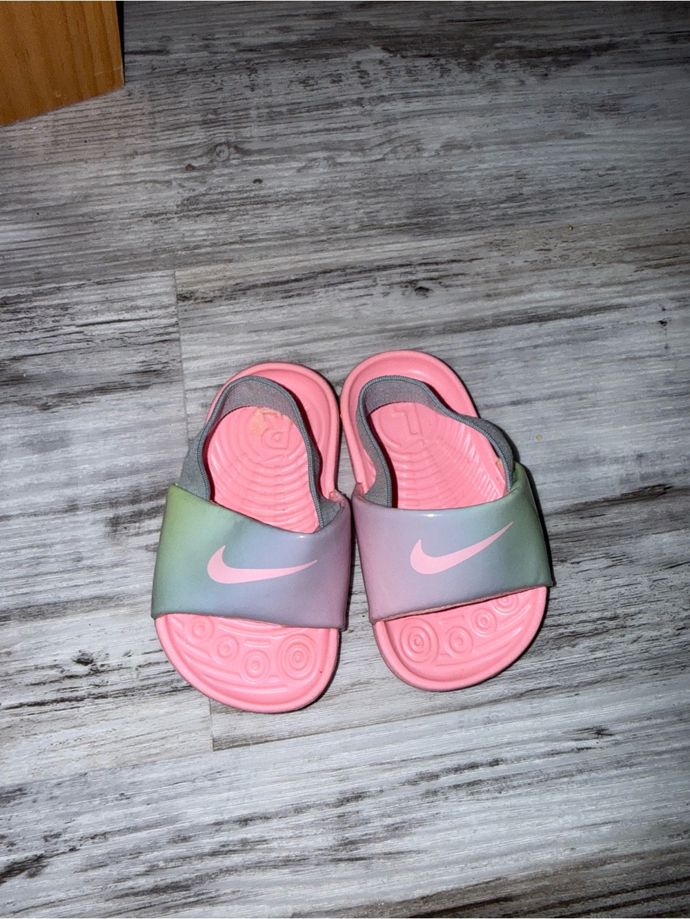Size 4 toddler Nike Kids Pink Multicolor Gradient Slide Sandals